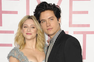 Cole Sprouse und Lili Reinhart Bild von Cole Sprouse und Lili Reinhart