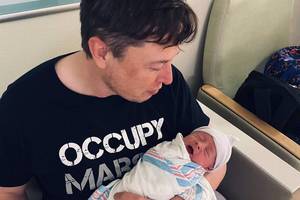 Elon Musk und sein kleiner Sohn Credit: Twitter - @elonmusk Bild von Elon Musk und sein kleiner Sohn Credit: Twitter - @elonmusk