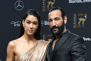 Bild von Rebecca Mir und Massimo Sinató